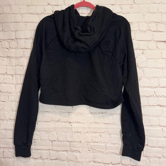 GYMSHARK Cropped Logo Hoodie, size Large - Picture 9 of 9